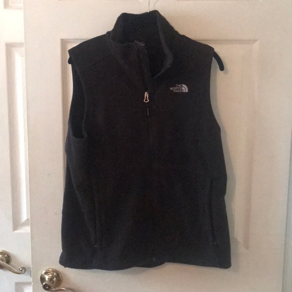 Black NorthFace zip up vest!